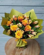 Букет цветов из:  Альстромерии и Розы в Ливенке Воронежской области