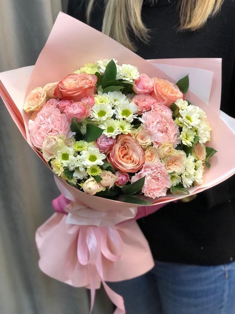 Букет цветов из: Гвоздики, Розы и Хризантемы в Ливенке Воронежской области