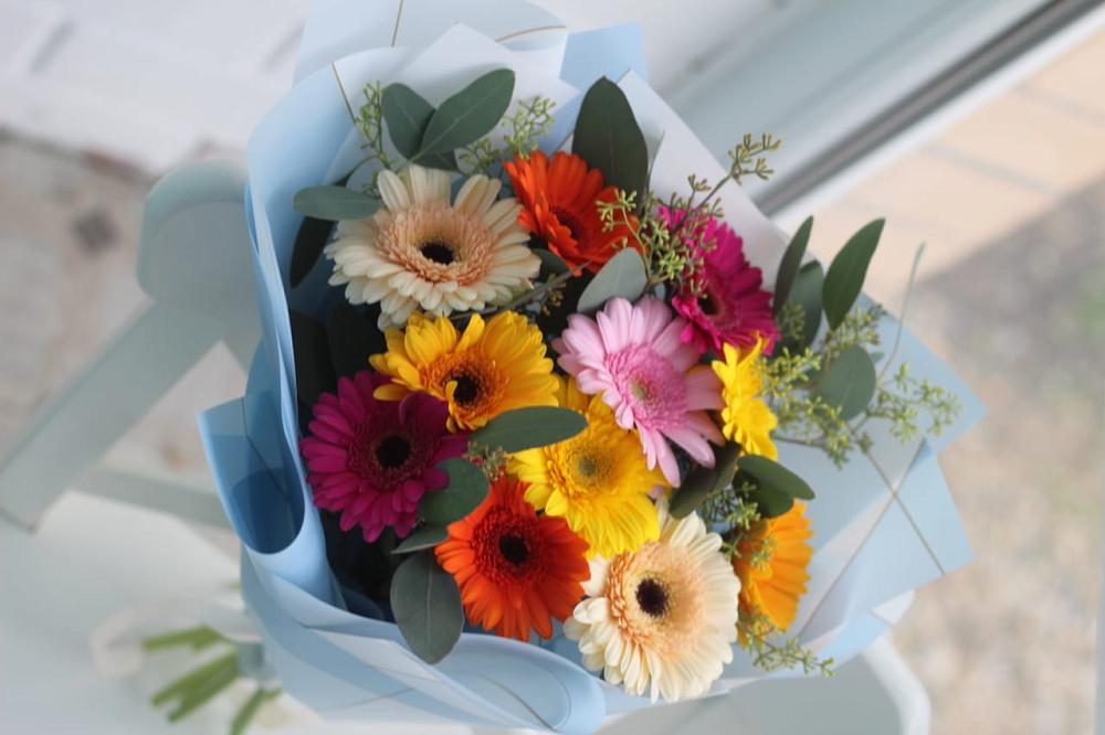 Букет цветов из: Герберы в Ливенке Воронежской области