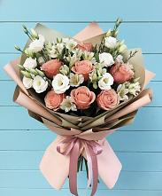 Букет цветов из:  Розы, Альстромерии и Лизиантусы в Ливенке Воронежской области