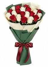 Букет Микс из красных и белых роз #REPLACE_PRED# Ливенке Воронежской области