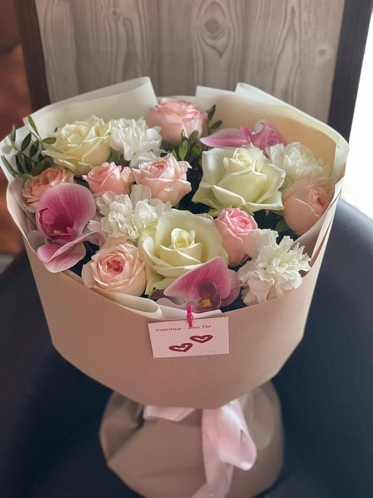 Букет цветов из: Орхидеи, Розы и Гвоздики в Ливенке Воронежской области