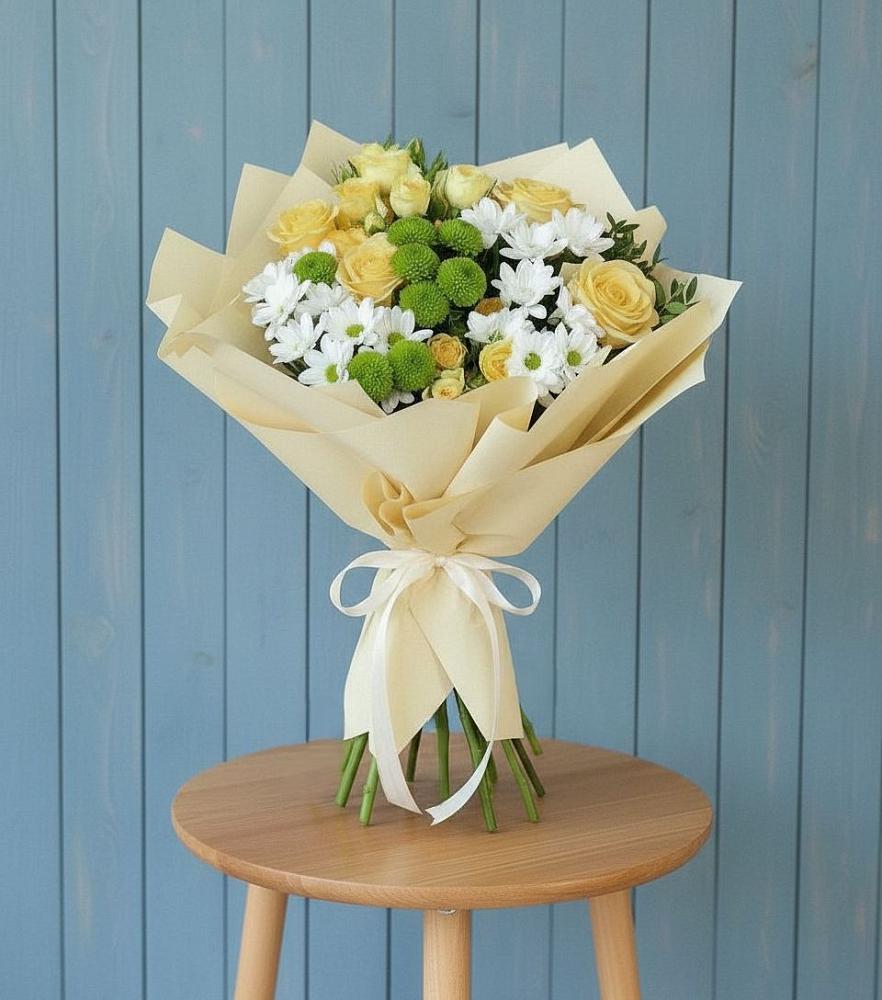 Букет цветов из: Хризантемы и Розы в Ливенке Воронежской области