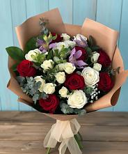 Букет цветов из:  Розы и Альстромерии в Ливенке Воронежской области