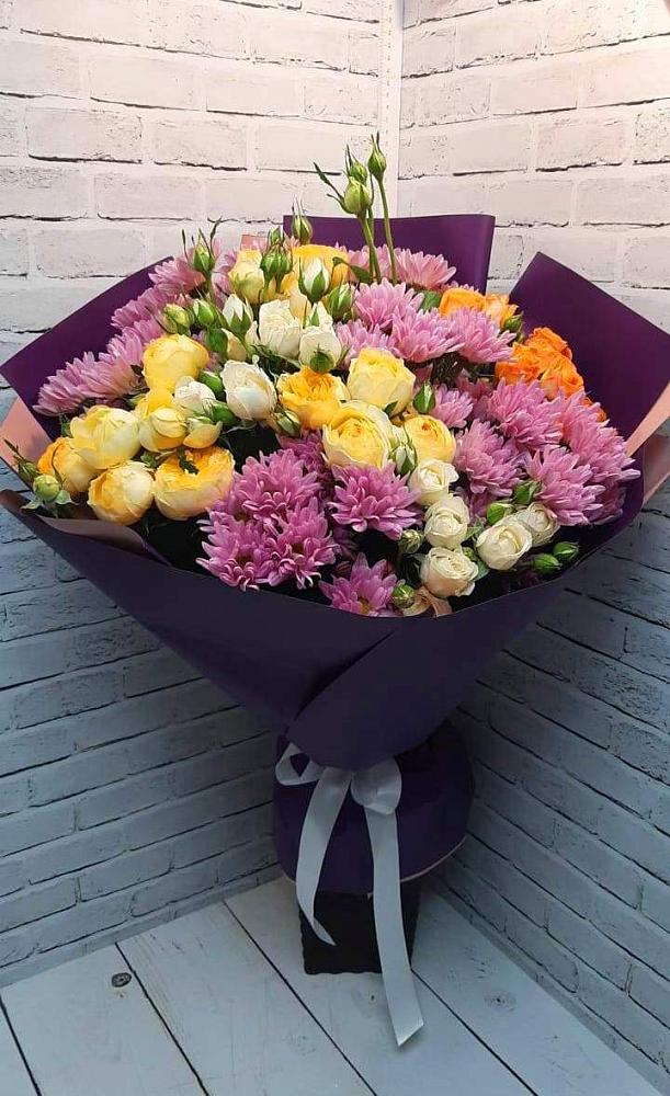 Букет цветов из: Хризантемы и Розы в Ливенке Воронежской области