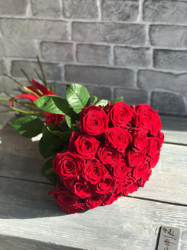 Букет Красные розы Фридом в Ливенке Воронежской области