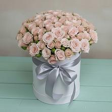 Цветочная композиция из Розы в шляпной коробке в Ливенке Воронежской области