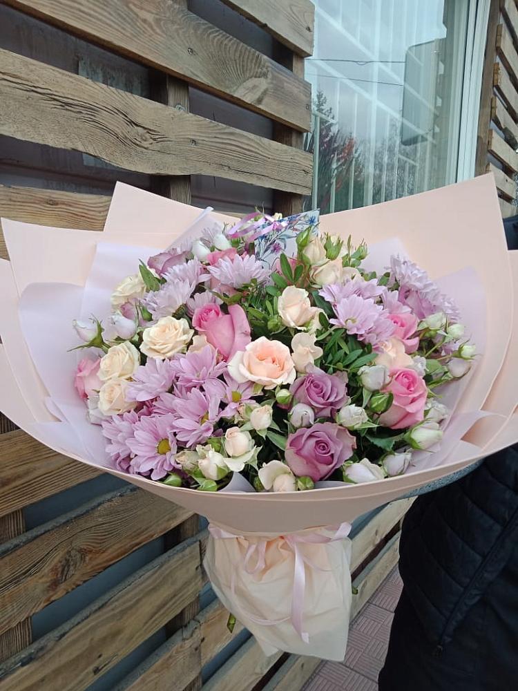 Букет цветов из: Розы и Хризантемы в Ливенке Воронежской области