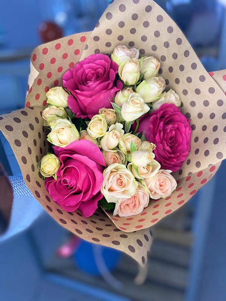 Букет цветов из: Розы в Ливенке Воронежской области