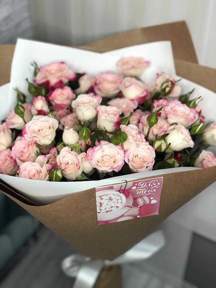 Букет цветов из: Розы в Ливенке Воронежской области