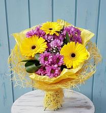 Букет цветов из:  Хризантемы и Герберы в Ливенке Воронежской области