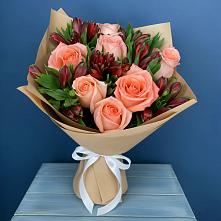 Букет цветов из:  Розы и Альстромерии в Ливенке Воронежской области