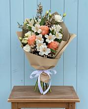 Букет цветов из:  Альстромерии, Лизиантусы, Розы и Хризантемы #REPLACE_PRED# Ливенке Воронежской области