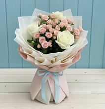 Букет цветов из:  Розы в Ливенке Воронежской области