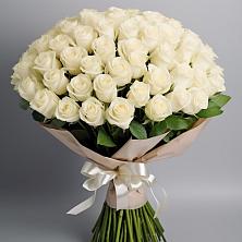 Букет 101 беля роза Белоснежка в Ливенке Воронежской области