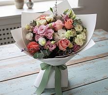 Букет цветов из:  Розы, Лизиантусы и Гвоздики в Ливенке Воронежской области