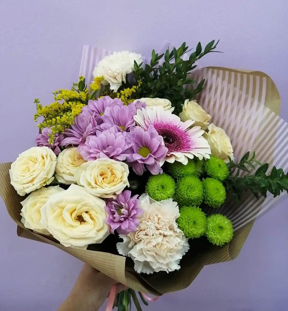 Букет цветов из: Хризантемы, Розы, Гвоздики и Герберы в Ливенке Воронежской области