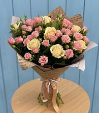 Букет цветов из:  Розы в Ливенке Воронежской области