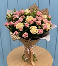 Букет цветов из:  Розы в Ливенке Воронежской области