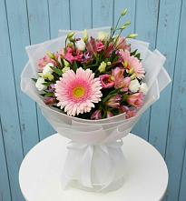 Букет цветов из:  Герберы, Альстромерии и Лизиантусы в Ливенке Воронежской области