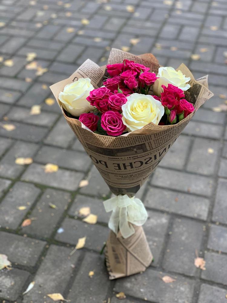 Букет цветов из: Розы в Ливенке Воронежской области