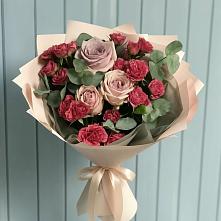 Букет цветов из:  Гвоздики и Розы в Ливенке Воронежской области