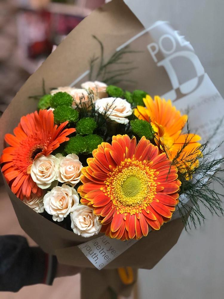 Букет цветов из: Герберы, Хризантемы и Розы в Ливенке Воронежской области