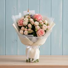 Букет цветов из:  Розы в Ливенке Воронежской области