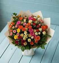 Букет Микс из разноцветных кустовых роз в Ливенке Воронежской области