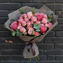 Букет цветов из:  Розы в Ливенке Воронежской области